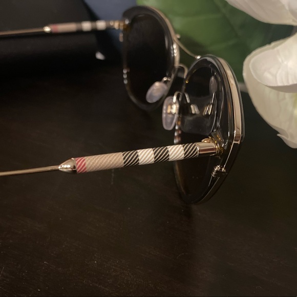 Burberry Sunglasses Brown Gradient BE4251Q - Picture 13 of 15